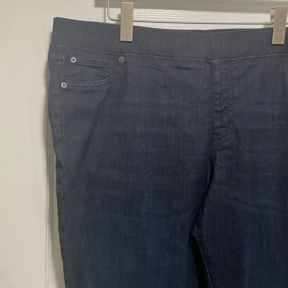 Amazon Essentials Women's Pull-On Jegging. Brand New without Tags - Picture 8 of 10